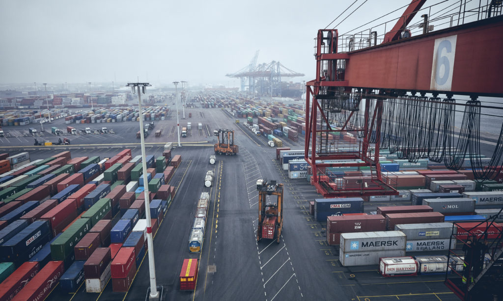 Stora följder av långdragen hamnkonflikt