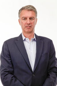 – Det är inte enkelt att förändra ett bolag, men det måste ske. Annars kommer nya aktörer och plockar russinen ur värdekedjan, säger Darek M Haftor. Foto: Linnéuniversitetet