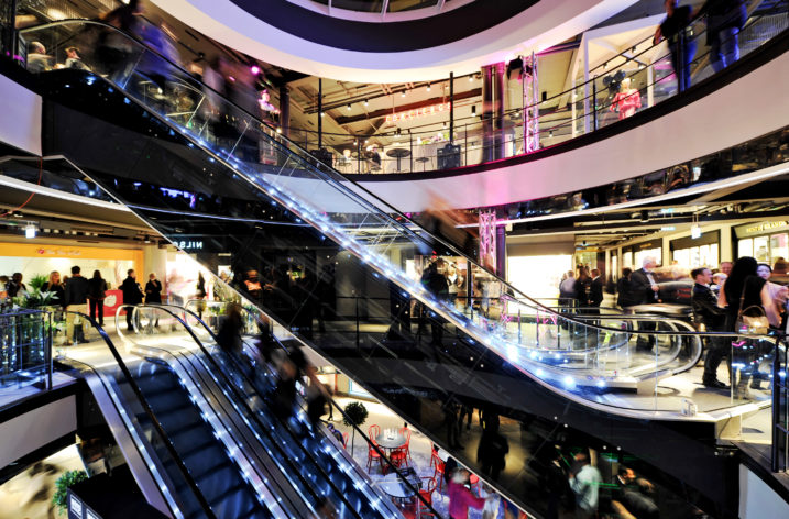 Handelsforskare tror på köpcentrens överlevnad