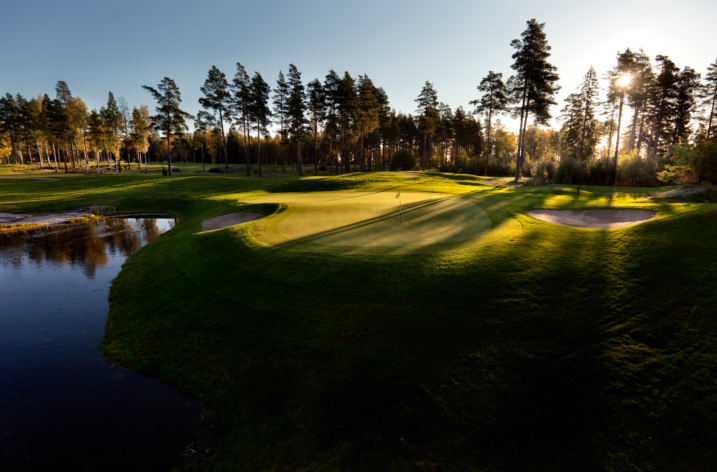 Ica köper golfbana i Brunna