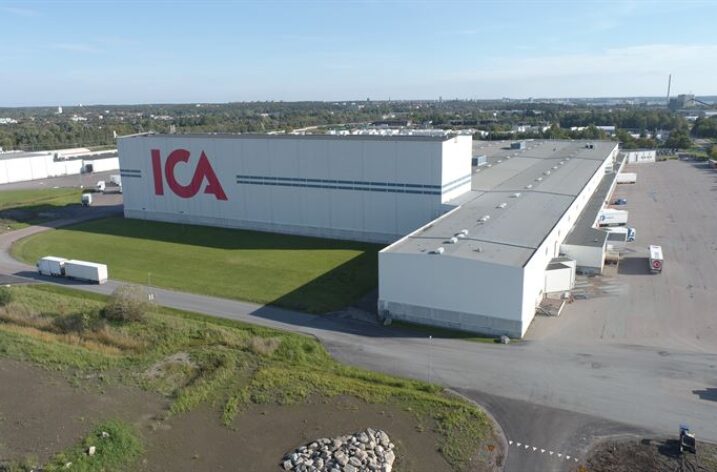 ICA säljer och hyr centrallagret av Genesta